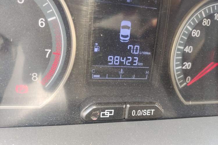 Used FORTHING Joyear X5 2013 1.6L Manual Luxury Model China IV Standard Odometer Close Up