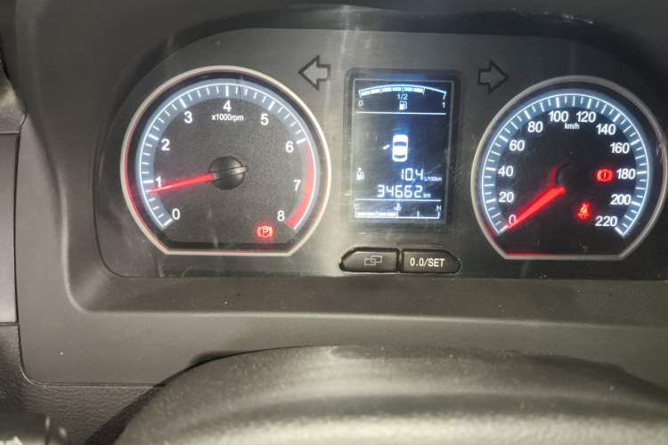Used FORTHING Joyear X5 2013 1.6L Manual Luxury Model China IV Standard Odometer Close Up