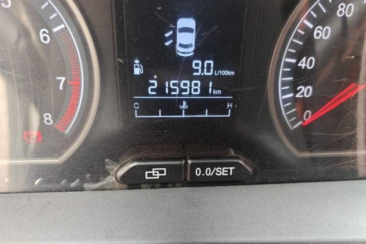 Used FORTHING Joyear X5 2013 1.6L Manual Luxury Model China IV Standard Odometer Close Up