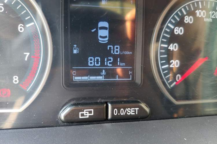 Used FORTHING Joyear X5 2013 1.6L Manual Luxury Model China IV Standard Odometer Close Up