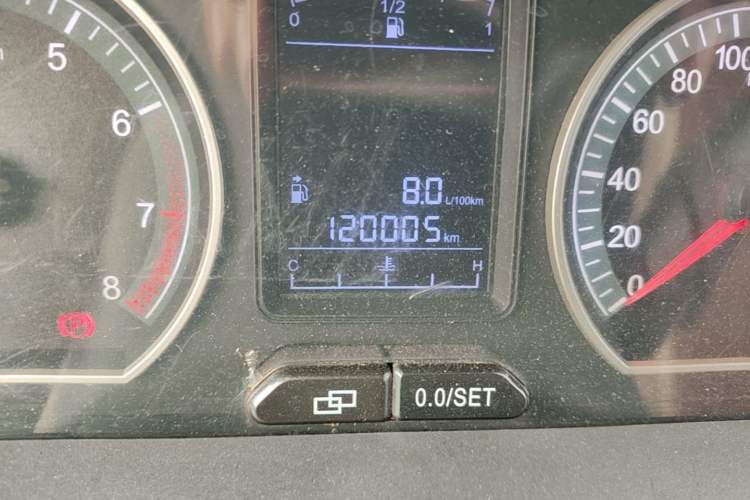 Used FORTHING Joyear X5 2013 1.6L Manual Luxury Model China IV Standard Odometer Close Up