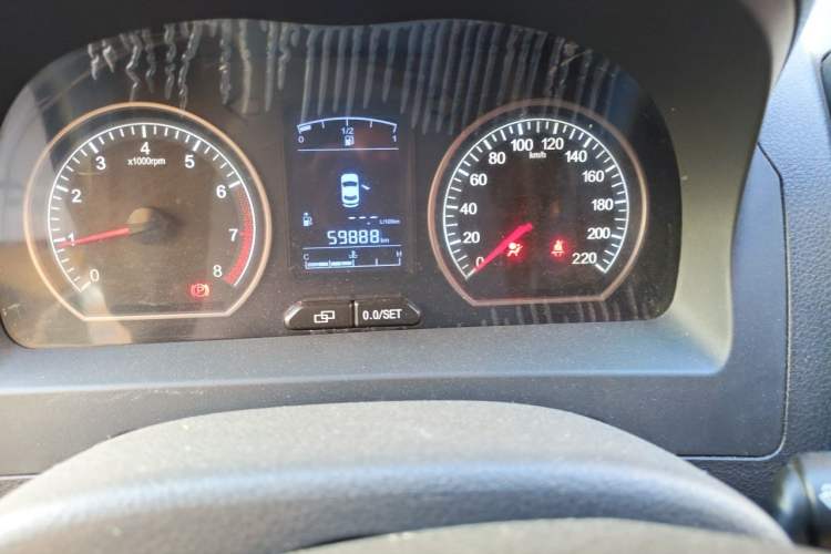 Used FORTHING Joyear X5 2013 1.6L Manual Luxury Model China V Standard Odometer Close Up