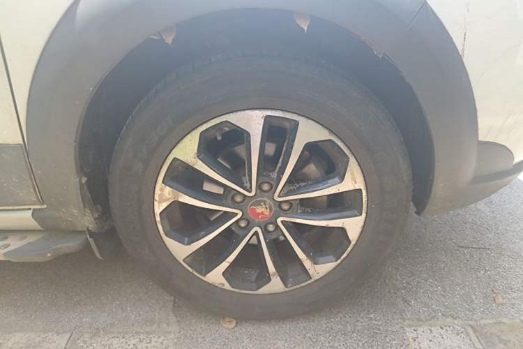 Used FORTHING Joyear X5 2013 1.6L Manual Luxury Model China V Standard Right Front Wheel Hub