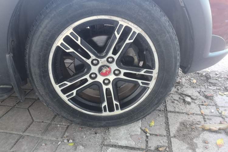 Used FORTHING Joyear X5 2013 1.6L Manual Luxury Model China IV Standard Right Front Wheel Hub