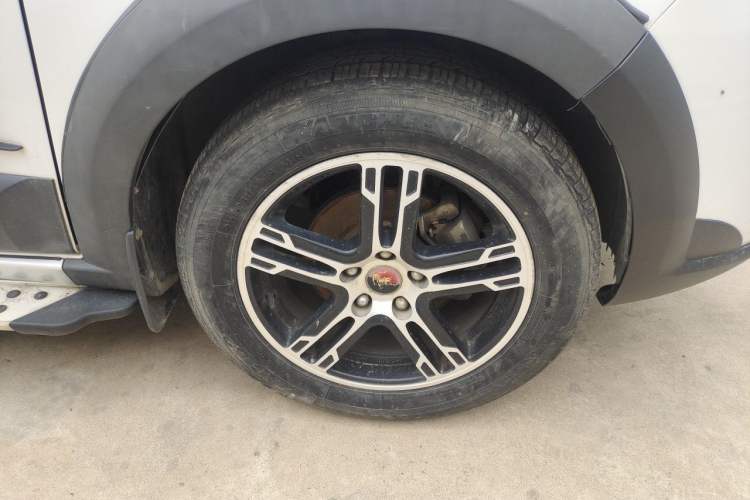 Used FORTHING Joyear X5 2013 1.6L Manual Luxury Model China IV Standard Right Front Wheel Hub