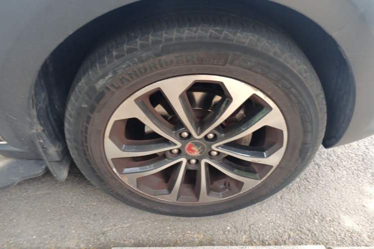 Used FORTHING Joyear X5 2013 1.8T Manual Luxury Model Right Front Wheel Hub