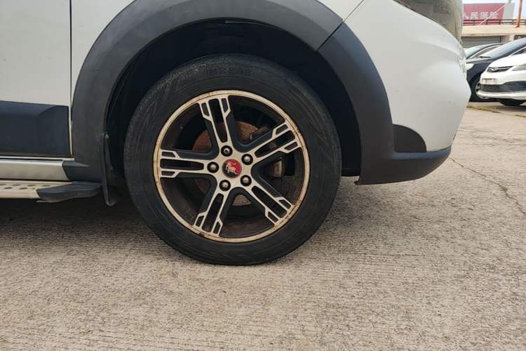 Used FORTHING Joyear X5 2013 1.6L Manual Luxury Model China IV Standard Right Front Wheel Hub