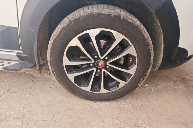 Used FORTHING Joyear X5 2013 1.6L Manual Luxury Model China IV Standard Right Front Wheel Hub