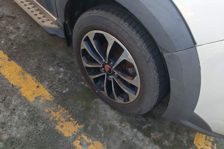 Used FORTHING Joyear X5 2013 1.6L Manual Luxury Model China V Standard Right Front Wheel Hub
