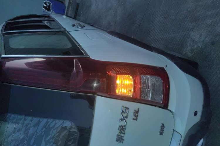Used FORTHING Joyear X5 2013 1.6L Manual Luxury Model China IV Standard Right Rear Taillight