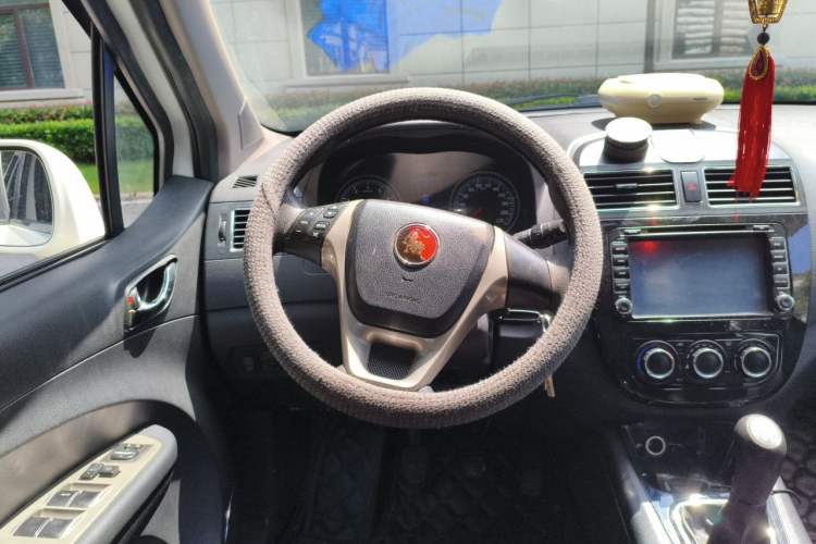 Used FORTHING Joyear X5 2013 1.6L Manual Luxury Model China IV Standard Steering Wheel