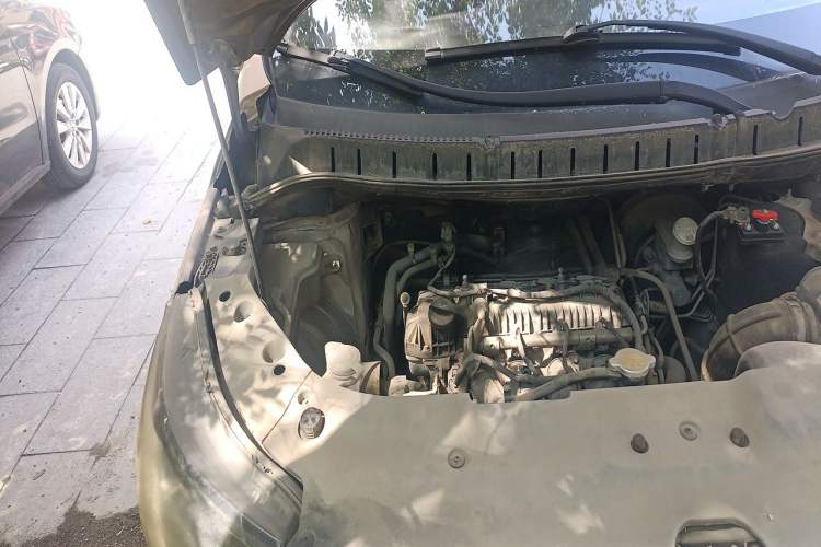 Used FORTHING Joyear X5 2013 1.6L Manual Luxury Model China V Standard Engine Bay Right