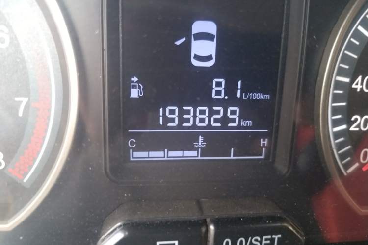Used FORTHING Joyear X5 2013 1.6L Manual Luxury Model China IV Standard Odometer Close Up