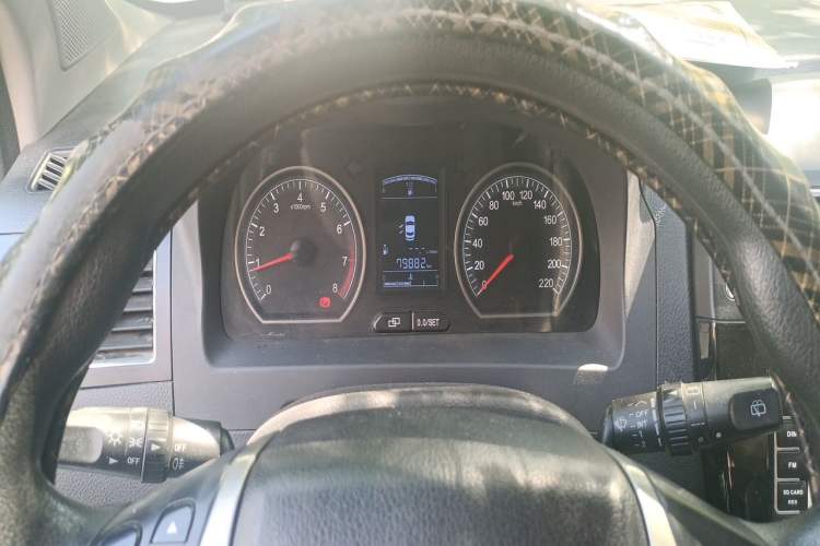 Used FORTHING Joyear X5 2013 1.6L Manual Luxury Model China V Standard Odometer Close Up