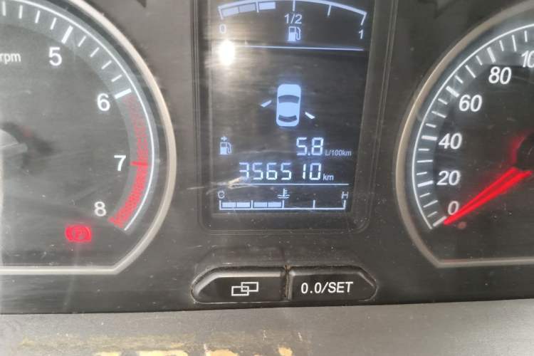 Used FORTHING Joyear X5 2013 1.6L Manual Luxury Model China IV Standard Odometer Close Up