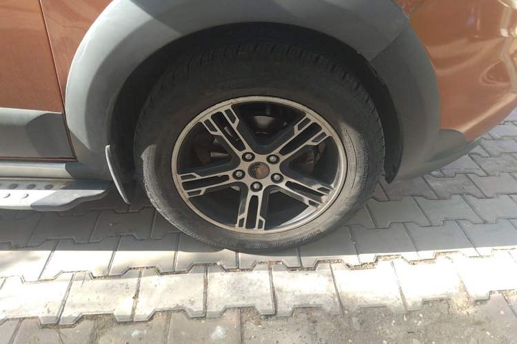 Used FORTHING Joyear X5 2013 1.6L Manual Luxury Model China IV Standard Right Front Wheel Hub