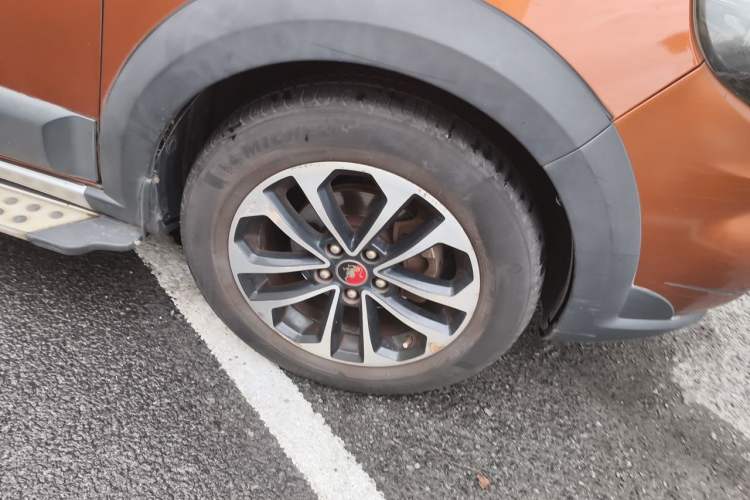 Used FORTHING Joyear X5 2013 1.6L Manual Luxury Model China IV Standard Right Front Wheel Hub