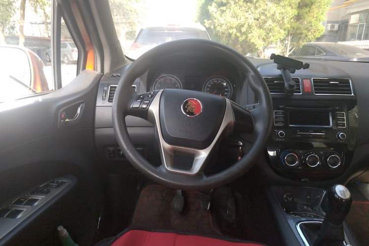 Used FORTHING Joyear X5 2013 1.6L Manual Luxury Model China IV Standard Steering Wheel
