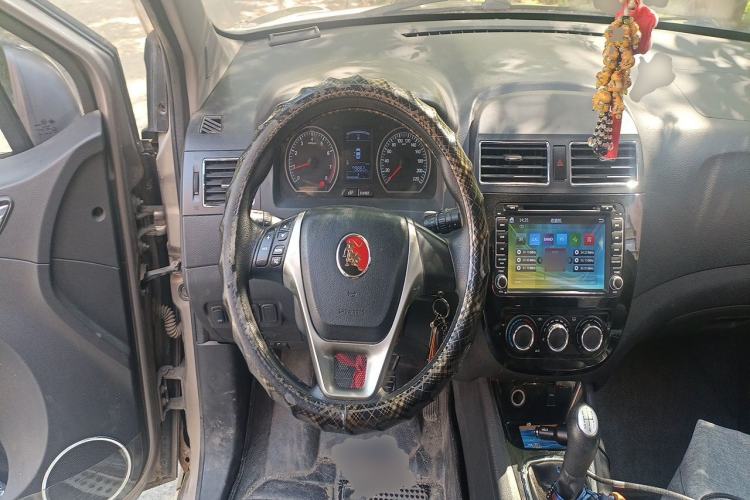 Used FORTHING Joyear X5 2013 1.6L Manual Luxury Model China V Standard Steering Wheel