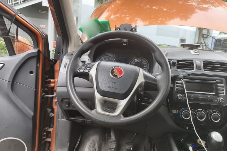 Used FORTHING Joyear X5 2013 1.6L Manual Luxury Model China IV Standard Steering Wheel