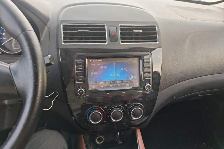 Used FORTHING Joyear X5 2015 1.6L Manual Luxury Model Audio And AC Panel