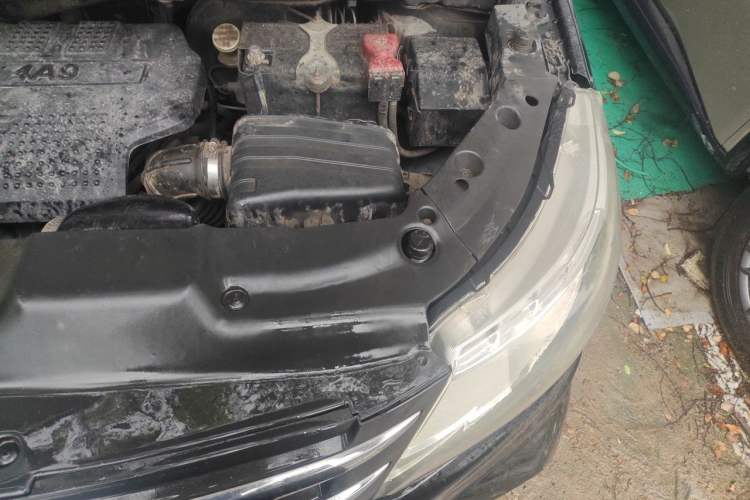 Used FORTHING Joyear X5 2015 1.6L Manual Luxury Model Engine Bay Left