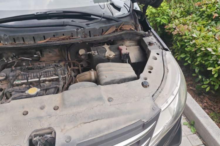 Used FORTHING Joyear X5 2015 1.6L Manual Luxury Model Engine Bay Left