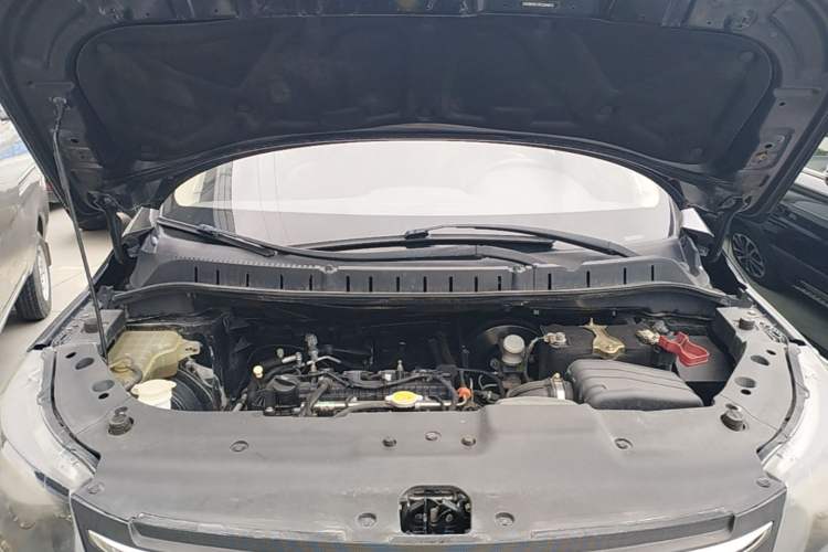 Used FORTHING Joyear X5 2015 1.6L Manual Luxury Model Engine Bay