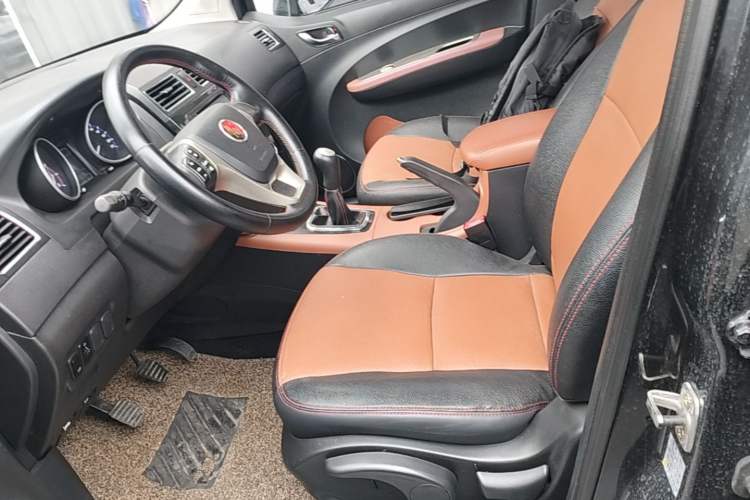 Used FORTHING Joyear X5 2015 1.6L Manual Luxury Model Left Front Seat
