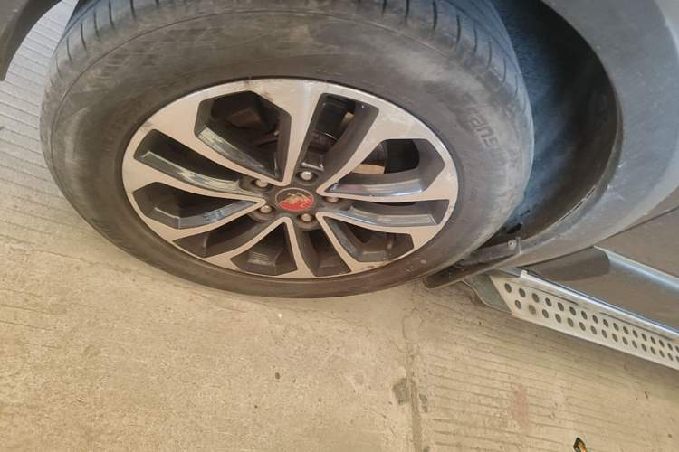 Used FORTHING Joyear X5 2015 1.6L Manual Luxury Model Left Front Wheel Hub