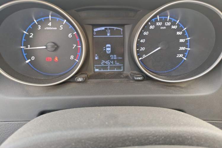 Used FORTHING Joyear X5 2015 1.6L Manual Luxury Model Odometer Close Up