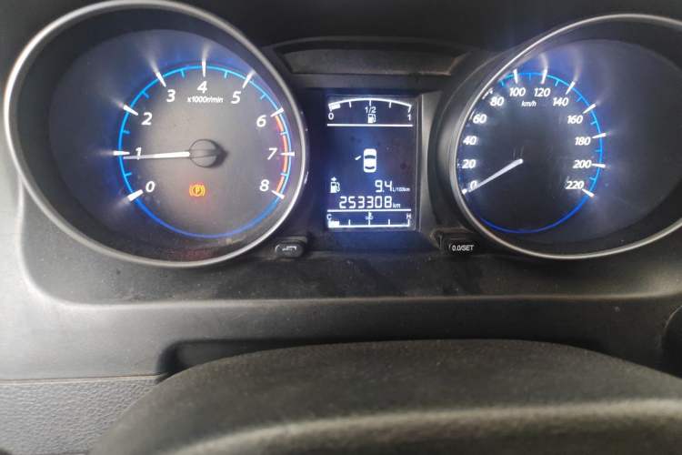 Used FORTHING Joyear X5 2015 1.6L Manual Luxury Model Odometer Close Up
