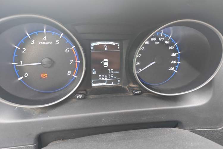 Used FORTHING Joyear X5 2015 1.6L Manual Luxury Model Odometer Close Up