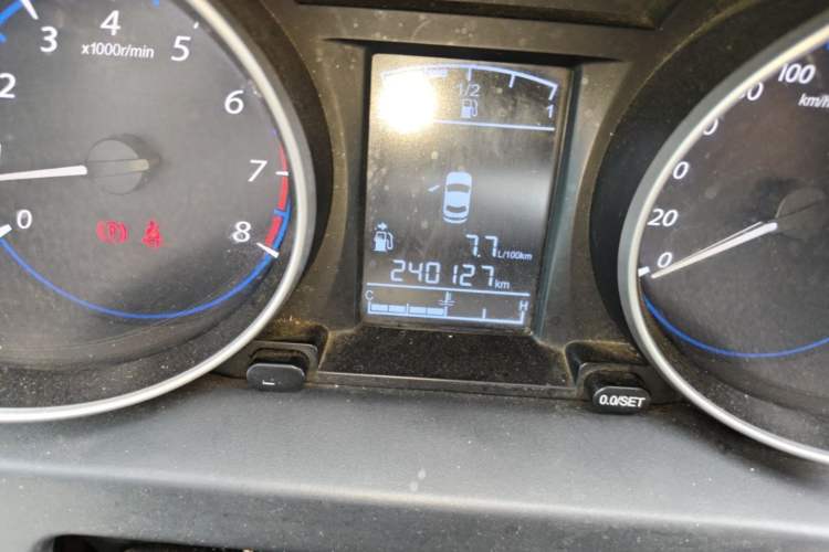 Used FORTHING Joyear X5 2015 1.6L Manual Luxury Model Odometer Close Up