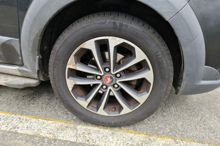 Used FORTHING Joyear X5 2015 1.6L Manual Luxury Model Right Front Wheel Hub