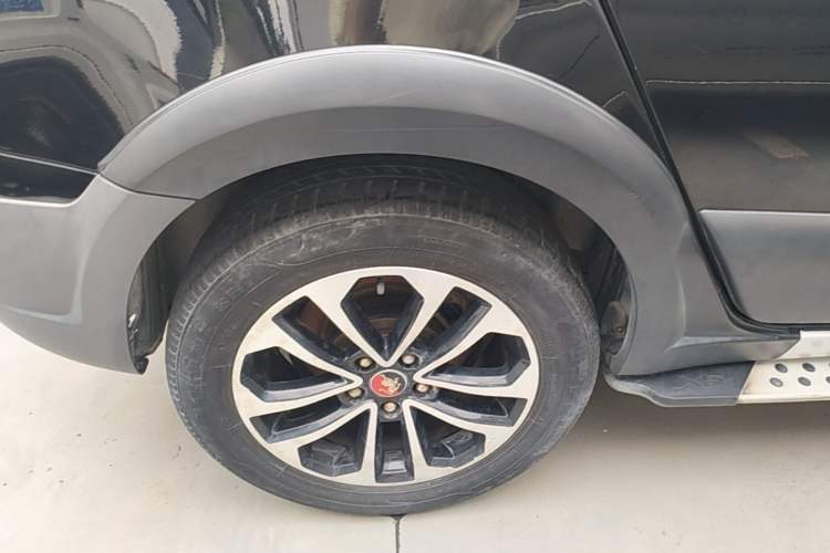 Used FORTHING Joyear X5 2015 1.6L Manual Luxury Model Right Rear Wheel Hub