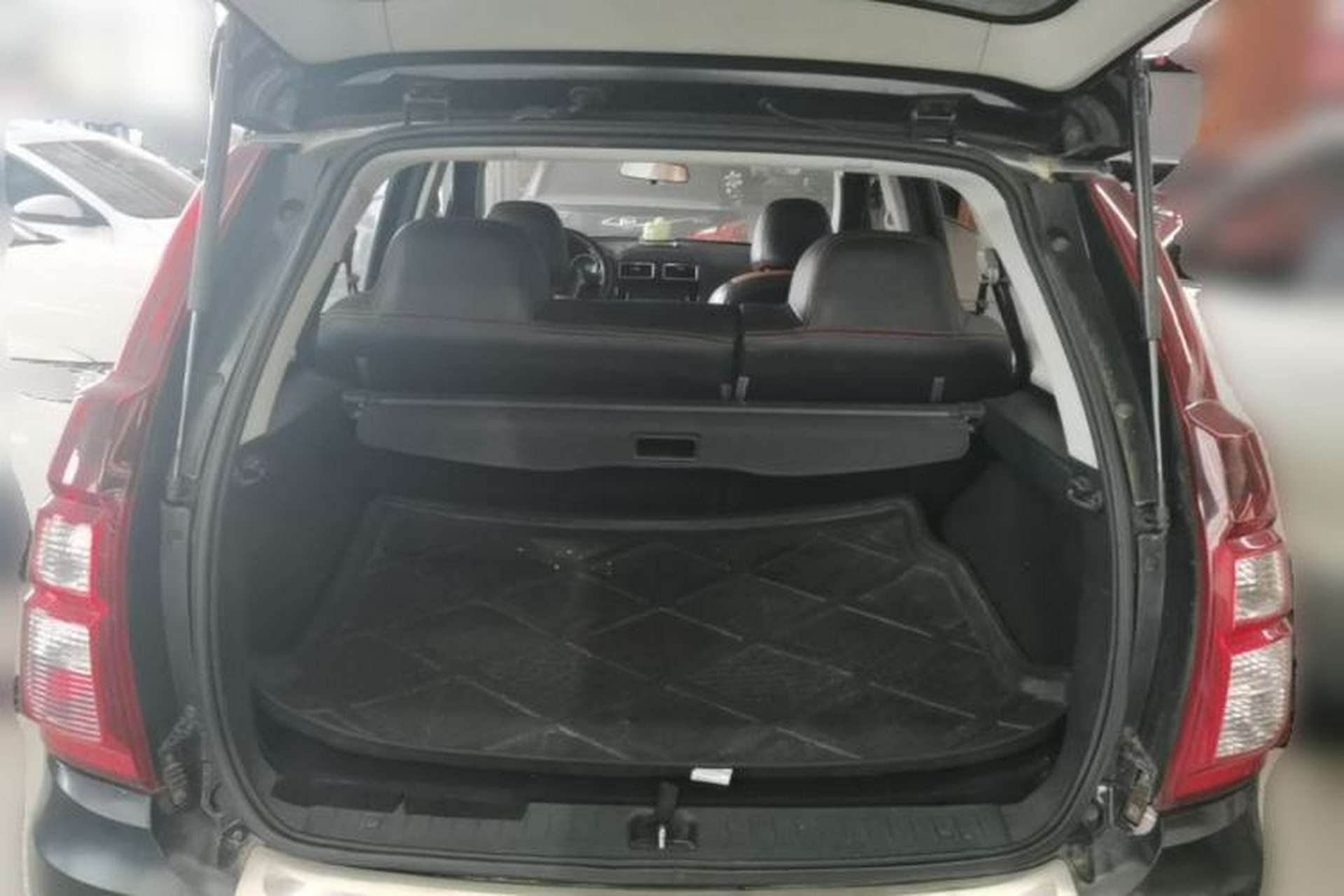 Used FORTHING Joyear X5 2015 1.6L Manual Luxury Model Trunk