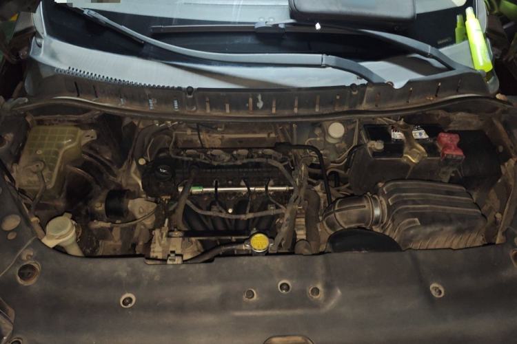 Used FORTHING Joyear X5 2015 1.6L Manual Luxury Model Engine Bay