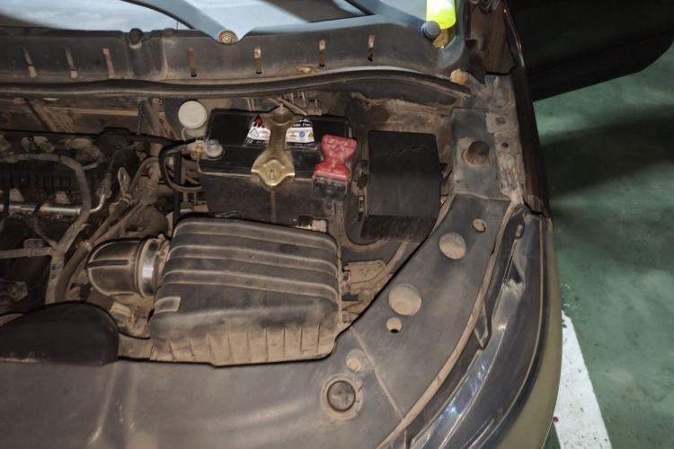 Used FORTHING Joyear X5 2015 1.6L Manual Luxury Model Engine Bay Left