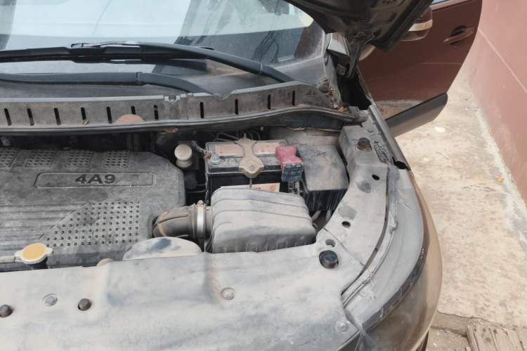 Used FORTHING Joyear X5 2015 1.6L Manual Luxury Model Engine Bay Left