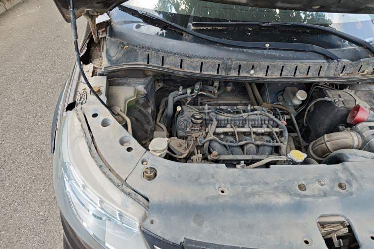 Used FORTHING Joyear X5 2015 1.6L Manual Luxury Model Engine Bay Right