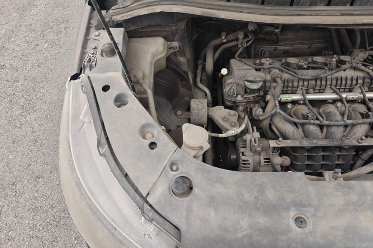 Used FORTHING Joyear X5 2015 1.6L Manual Luxury Model Engine Bay Right
