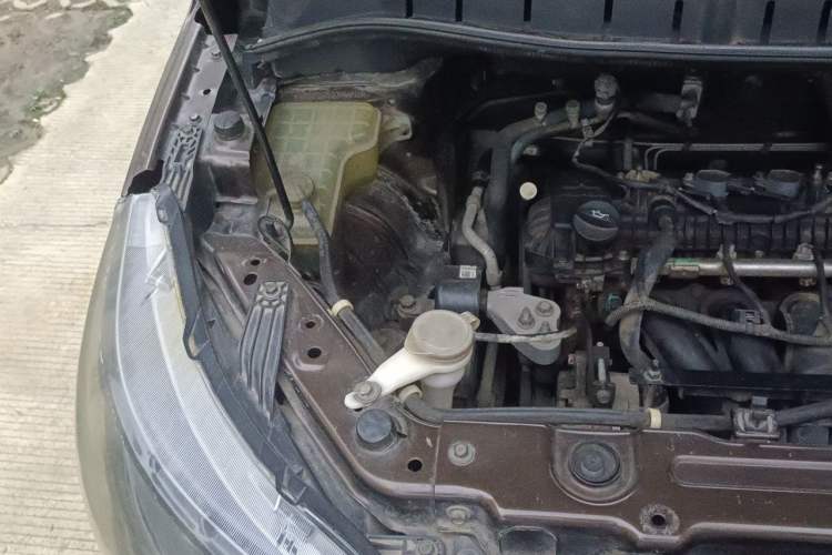 Used FORTHING Joyear X5 2015 1.6L Manual Luxury Model Engine Bay Right