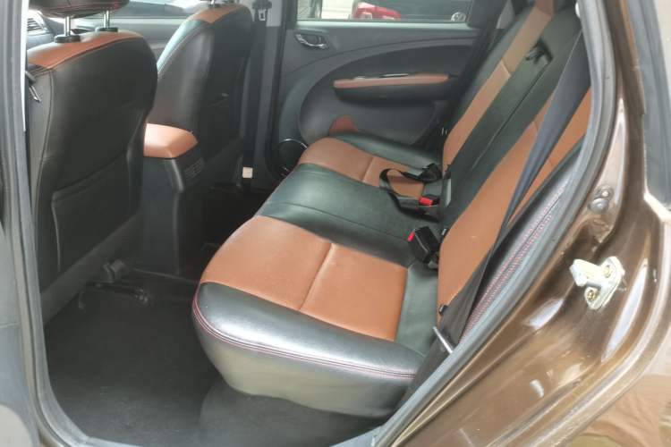 Used FORTHING Joyear X5 2015 1.6L Manual Luxury Model Interior 1