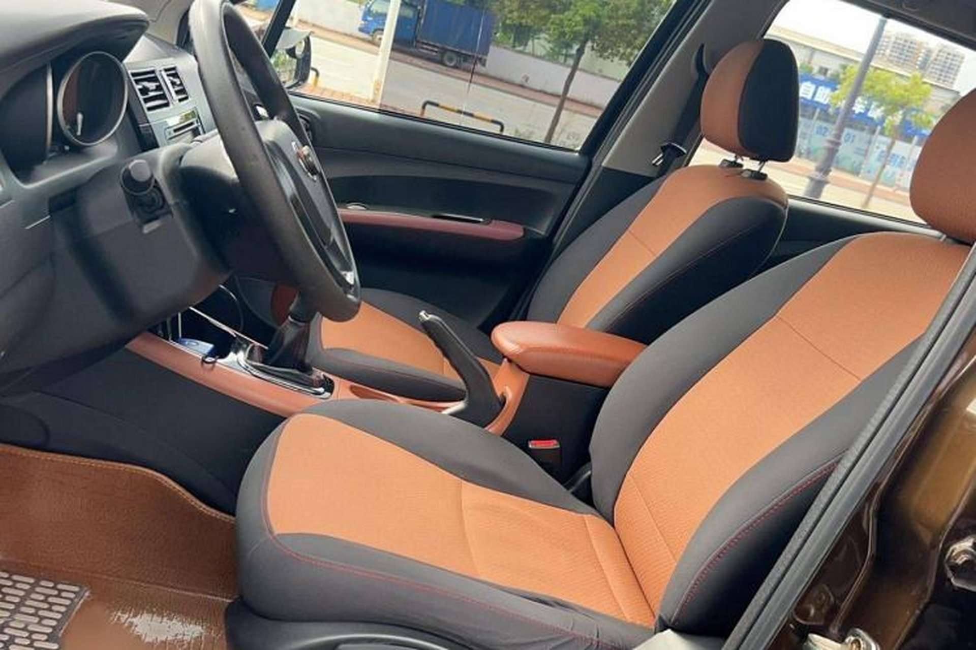 Used FORTHING Joyear X5 2015 1.6L Manual Luxury Model Interior 5