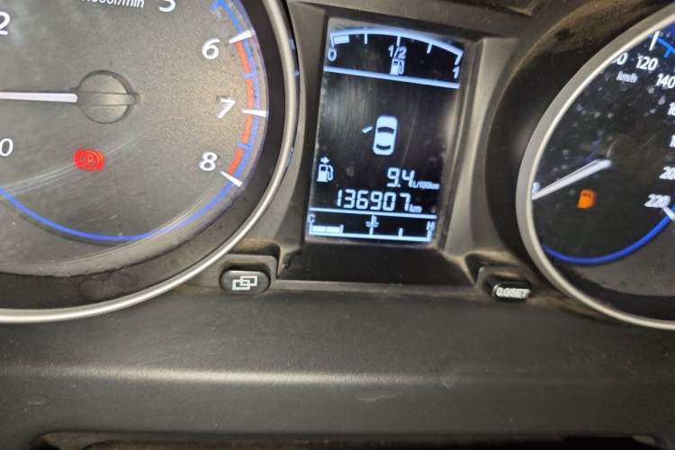 Used FORTHING Joyear X5 2015 1.6L Manual Luxury Model Odometer Close Up