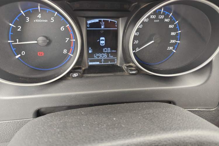 Used FORTHING Joyear X5 2015 1.6L Manual Luxury Model Odometer Close Up