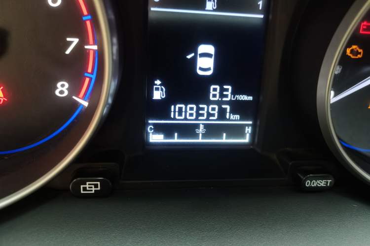 Used FORTHING Joyear X5 2015 1.6L Manual Luxury Model Odometer Close Up