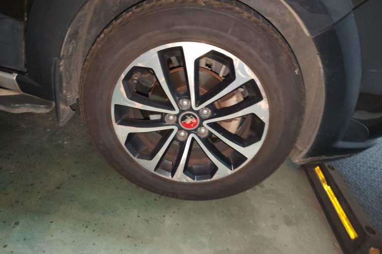 Used FORTHING Joyear X5 2015 1.6L Manual Luxury Model Right Front Wheel Hub