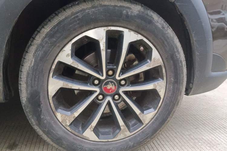 Used FORTHING Joyear X5 2015 1.6L Manual Luxury Model Right Front Wheel Hub